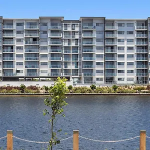 Hotel North Shore Oceanside Kawana, Kawana Waters