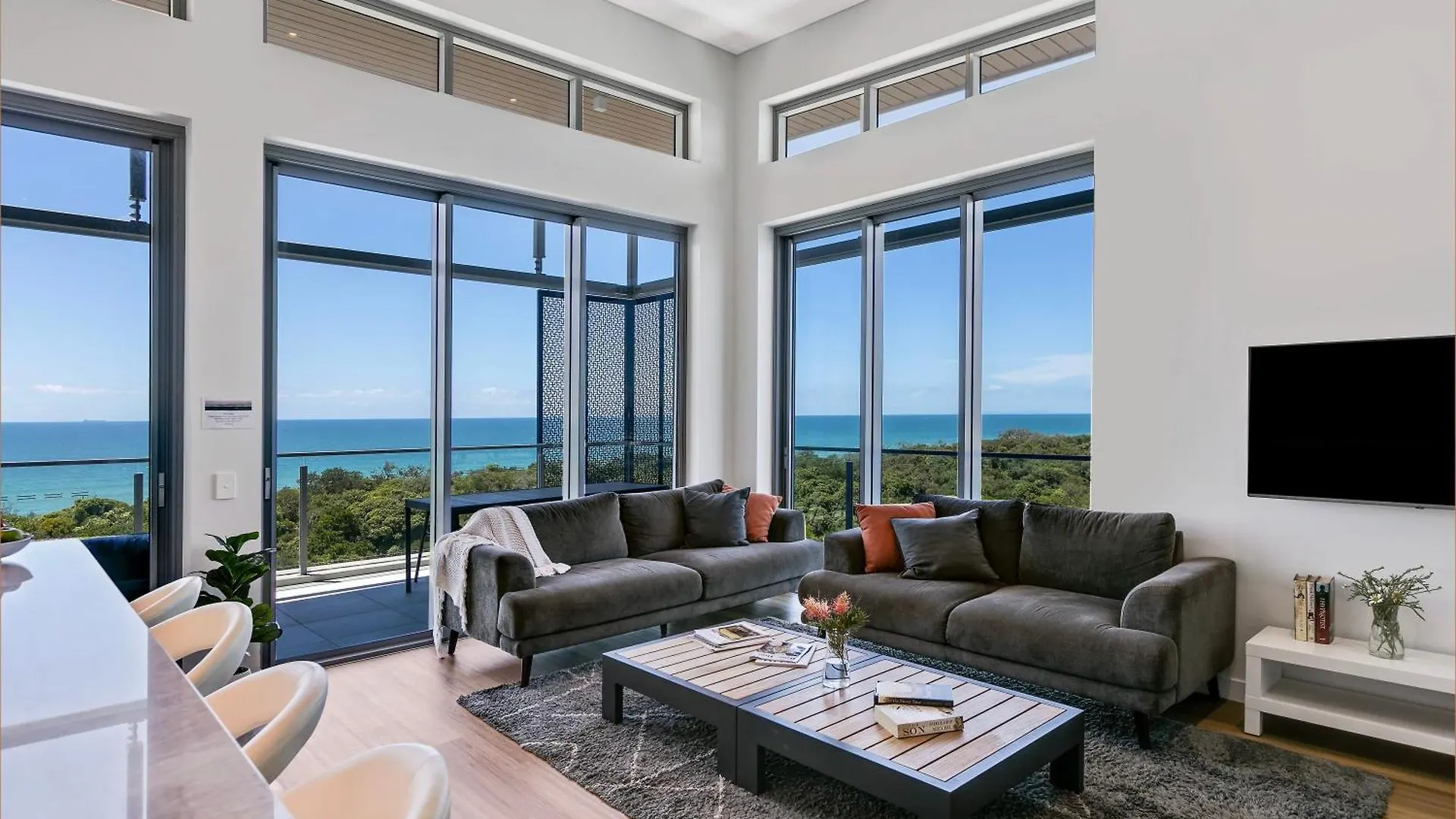 Breathtaking Beachfront 3 Bedroom Penthouse Bokarina Sunshine Coast Kawana Waters Appartement