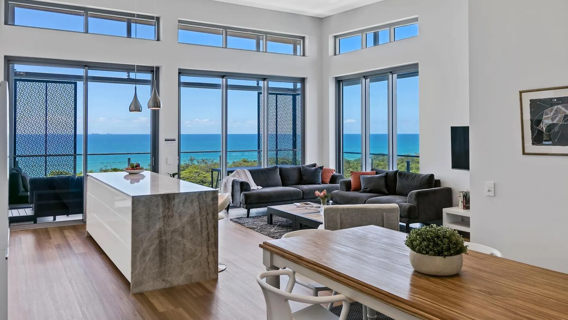 Breathtaking Beachfront 3 Bedroom Penthouse Bokarina Sunshine Coast Kawana Waters