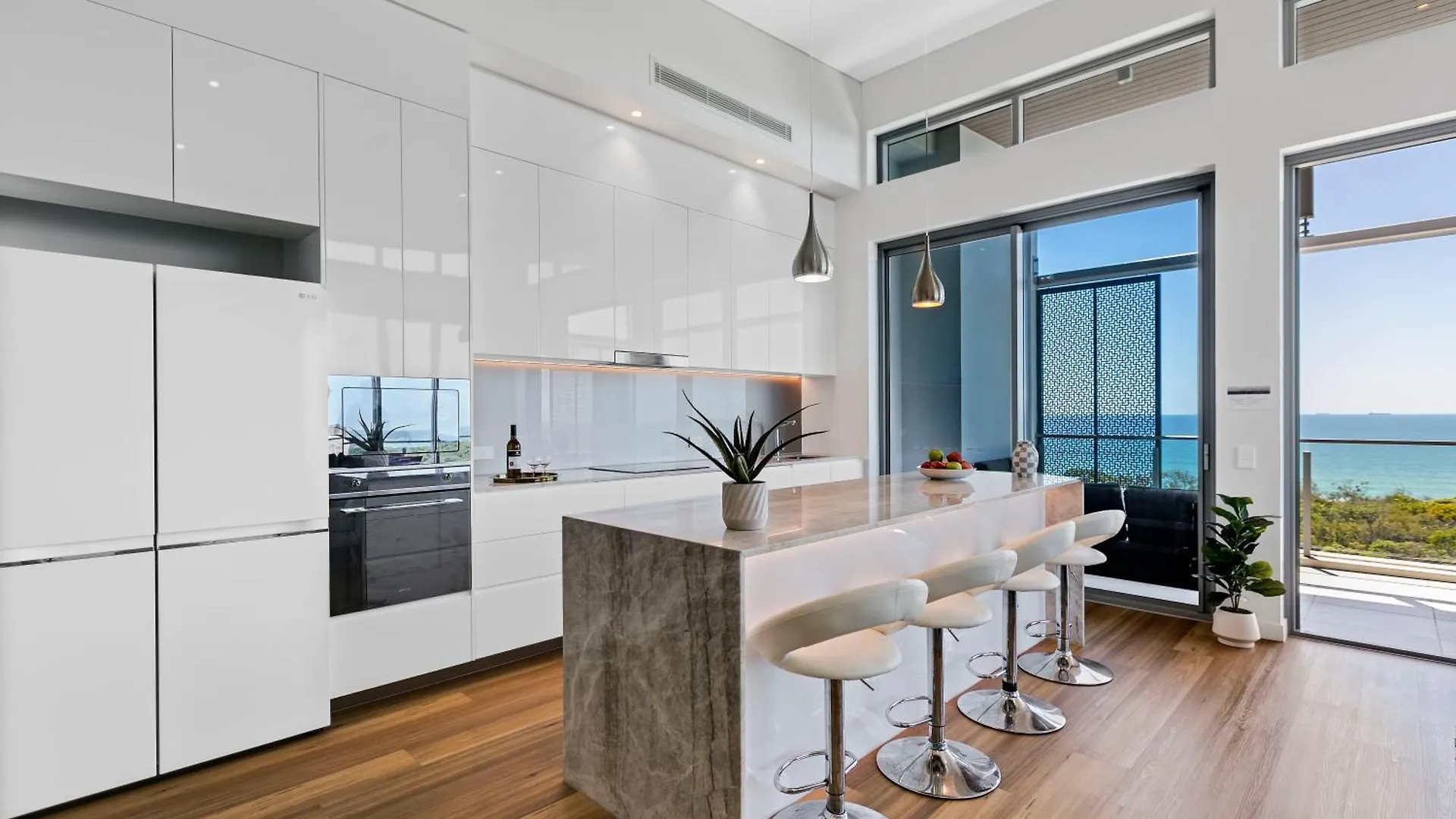Appartement Breathtaking Beachfront 3 Bedroom Penthouse Bokarina Sunshine Coast Kawana Waters