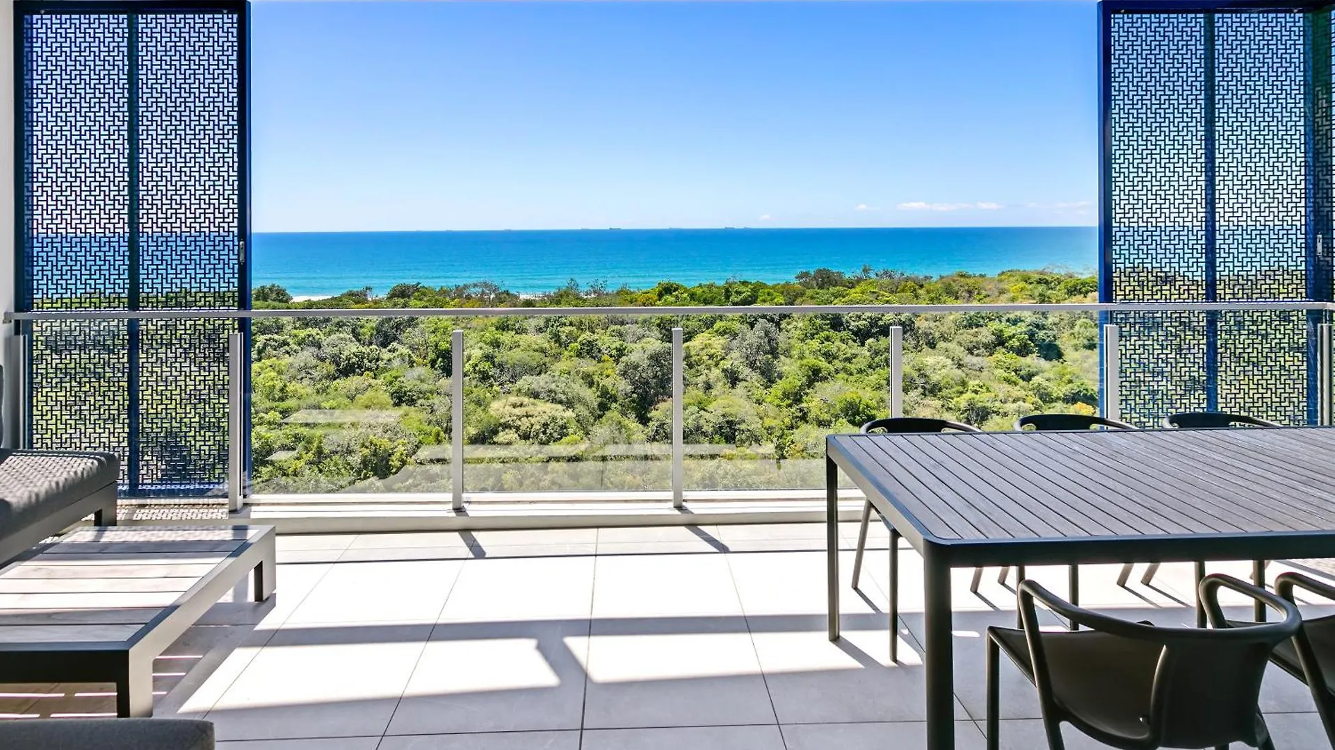 Breathtaking Beachfront 3 Bedroom Penthouse Bokarina Sunshine Coast Kawana Waters